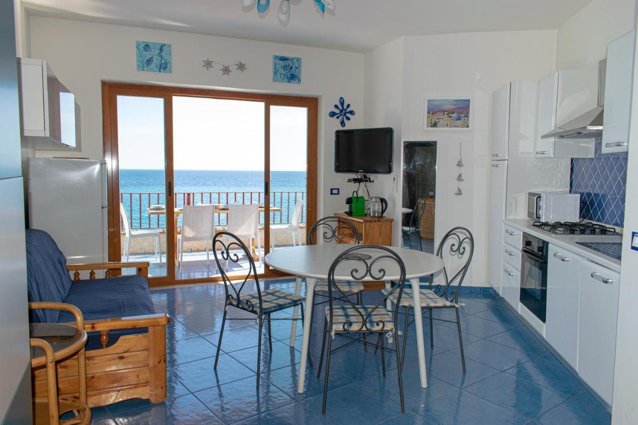 Beach House Acquamarina Летояни Екстериор снимка