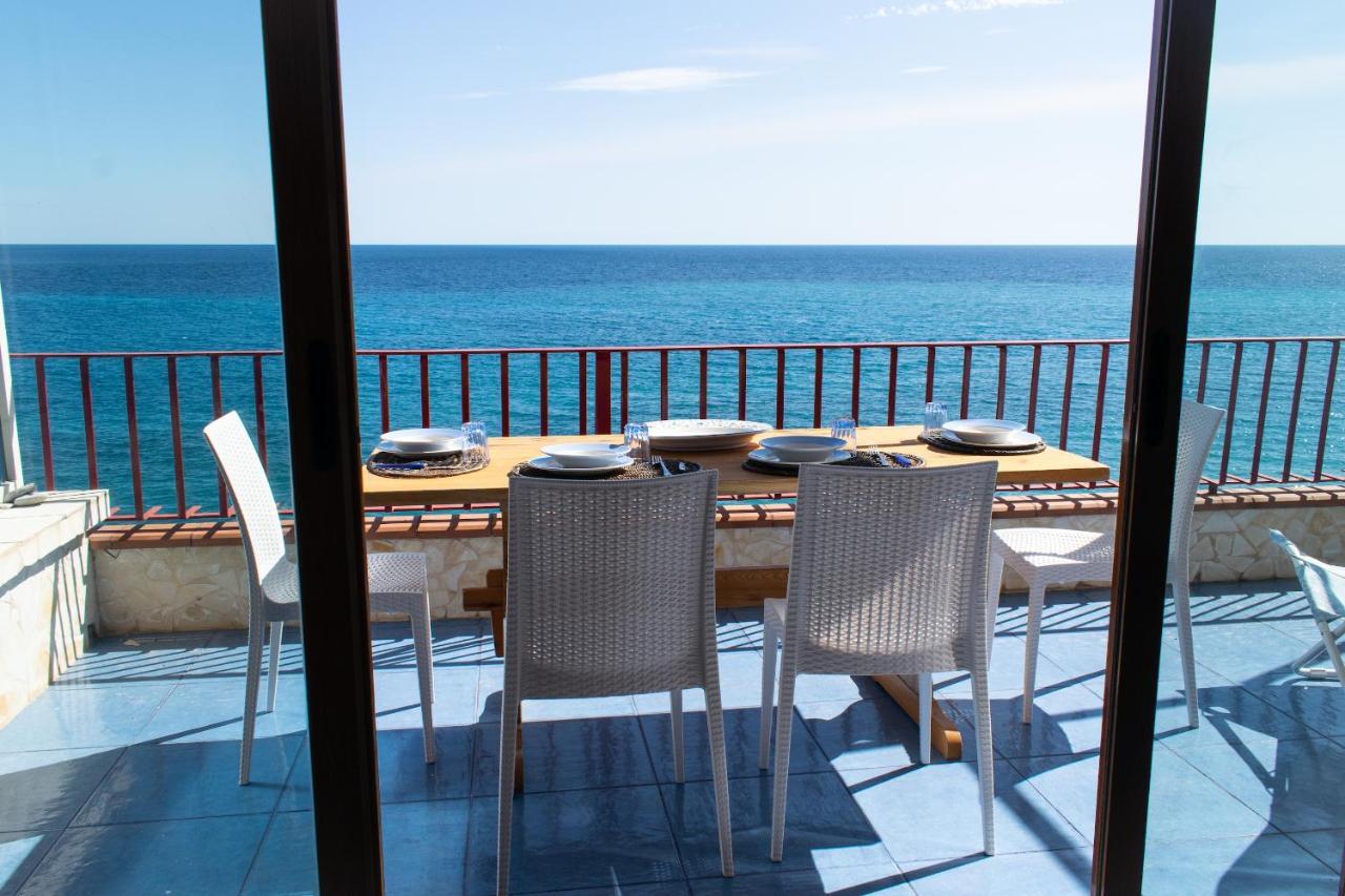 Beach House Acquamarina Летояни Екстериор снимка