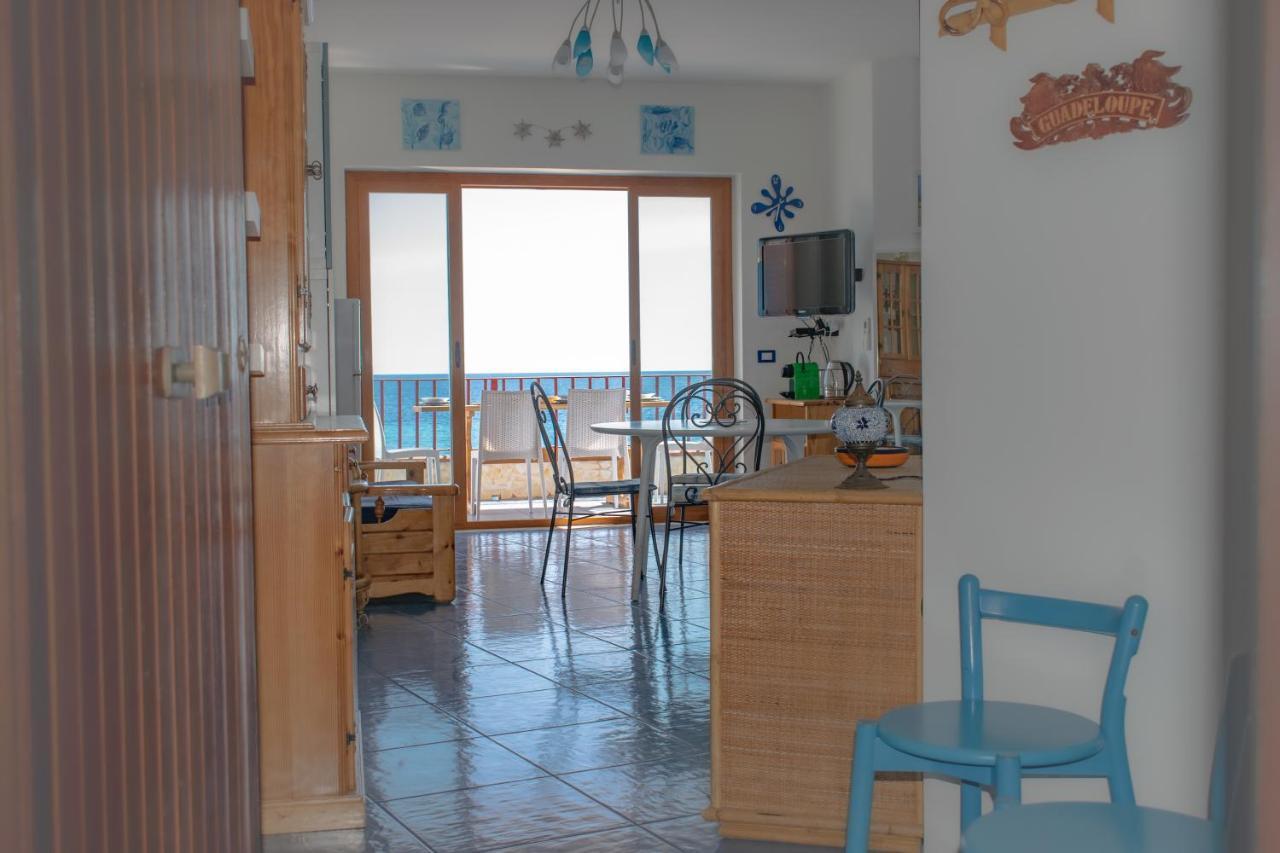 Beach House Acquamarina Летояни Екстериор снимка